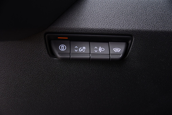 Renault Master E-Tech T35 L2H2 Extra long range 87 kWh Camera, Cruise, Carplay, LED, Clima, Stoelverwarming, Laadruimte Betimmering, 143pk, Virtual, Sensoren, Uniek!