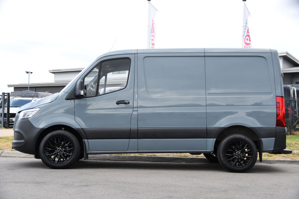 Mercedes-Benz Sprinter 315 1.9 CDI L1H1 PB Edition Adaptieve Cruise, Camera, Carplay, NAVI, LED, 10,5'' Mbux, LED, Automaat, Trekhaak, Stoelverwarming, Standkachel, Leder, Uniek!
