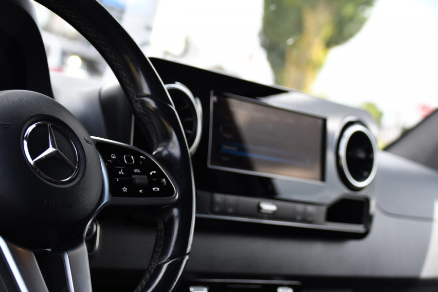 Mercedes-Benz Sprinter 315 1.9 CDI L1H1 PB Edition Adaptieve Cruise, Camera, Carplay, NAVI, LED, 10,5'' Mbux, LED, Automaat, Trekhaak, Stoelverwarming, Standkachel, Leder, Uniek!