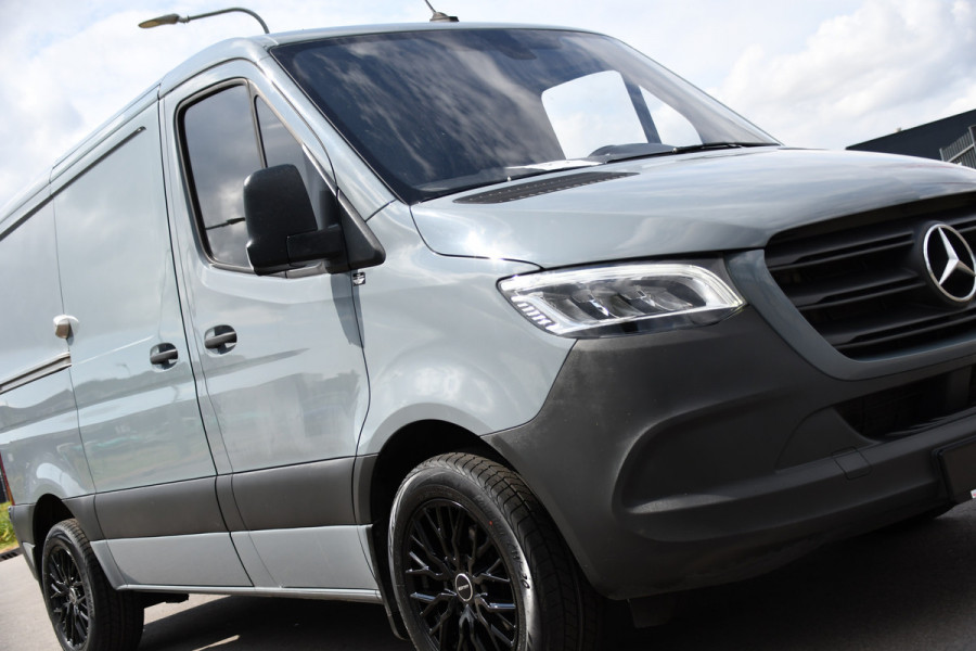 Mercedes-Benz Sprinter 315 1.9 CDI L1H1 PB Edition Adaptieve Cruise, Camera, Carplay, NAVI, LED, 10,5'' Mbux, LED, Automaat, Trekhaak, Stoelverwarming, Standkachel, Leder, Uniek!