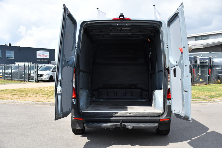Mercedes-Benz Sprinter 315 1.9 CDI L1H1 PB Edition Adaptieve Cruise, Camera, Carplay, NAVI, LED, 10,5'' Mbux, LED, Automaat, Trekhaak, Stoelverwarming, Standkachel, Leder, Uniek!