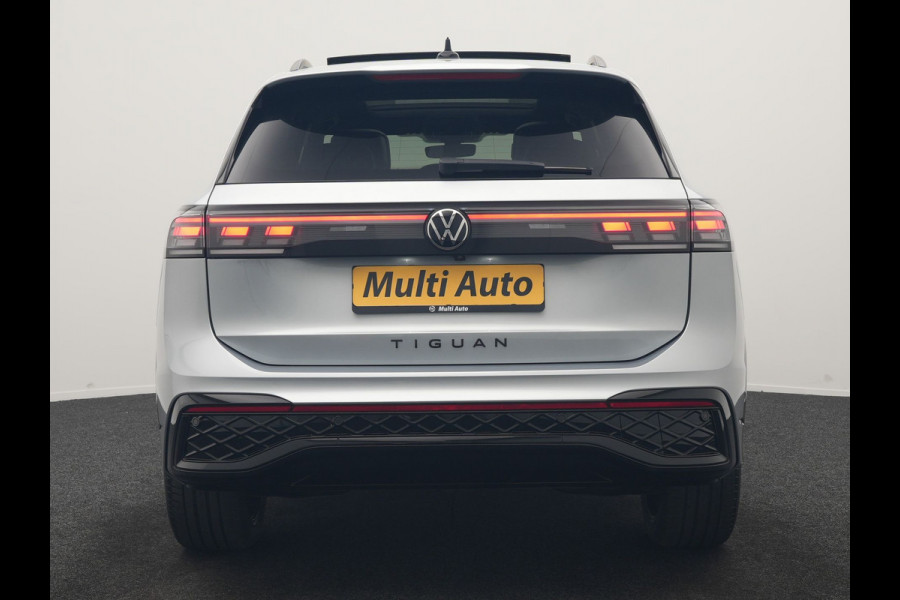 Volkswagen Tiguan 1.5 eHybrid R-Line Edition PHEV 272pk | Trekhaak Af Fabriek | Panodak | Head Up | Adaptive Cruise | Lederen Sportstoelen Massage & Ventilatie & Memory | 360 Camera | IQ Light | Harman / Kardon | Stuur Verwarmd | Keyless | Blis |  Plug In Hybrid |
