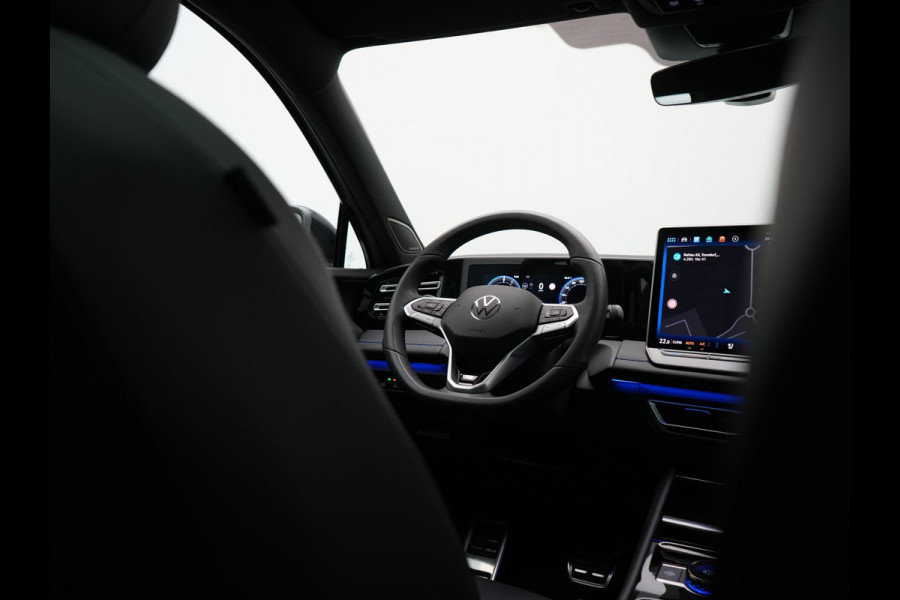 Volkswagen Tiguan 1.5 eHybrid R-Line Edition PHEV 272pk | Trekhaak Af Fabriek | Panodak | Head Up | Adaptive Cruise | Lederen Sportstoelen Massage & Ventilatie & Memory | 360 Camera | IQ Light | Harman / Kardon | Stuur Verwarmd | Keyless | Blis |  Plug In Hybrid |