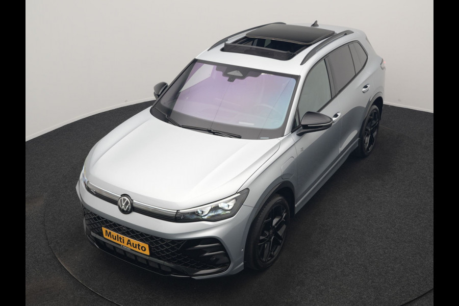 Volkswagen Tiguan 1.5 eHybrid R-Line Edition PHEV 272pk | Trekhaak Af Fabriek | Panodak | Head Up | Adaptive Cruise | Lederen Sportstoelen Massage & Ventilatie & Memory | 360 Camera | IQ Light | Harman / Kardon | Stuur Verwarmd | Keyless | Blis |  Plug In Hybrid |