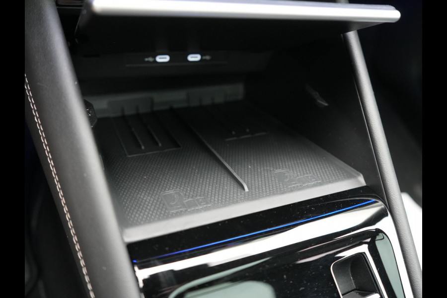 Volkswagen Tiguan 1.5 eHybrid R-Line Edition PHEV 272pk | Trekhaak Af Fabriek | Panodak | Head Up | Adaptive Cruise | Lederen Sportstoelen Massage & Ventilatie & Memory | 360 Camera | IQ Light | Harman / Kardon | Stuur Verwarmd | Keyless | Blis |  Plug In Hybrid |