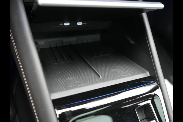 Volkswagen Tiguan 1.5 eHybrid R-Line Edition PHEV 272pk | Trekhaak Af Fabriek | Panodak | Head Up | Adaptive Cruise | Lederen Sportstoelen Massage & Ventilatie & Memory | 360 Camera | IQ Light | Harman / Kardon | Stuur Verwarmd | Keyless | Blis |  Plug In Hybrid |