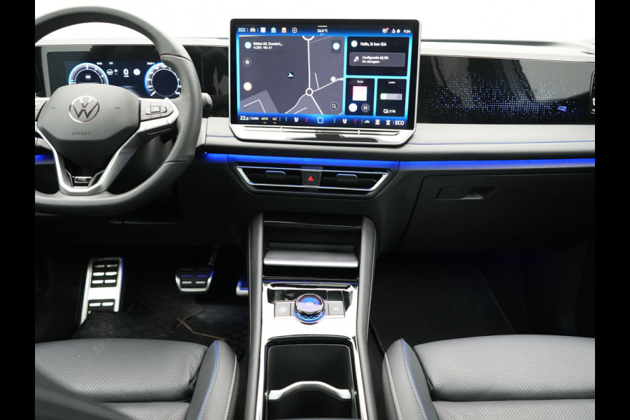 Volkswagen Tiguan 1.5 eHybrid R-Line Edition PHEV 272pk | Trekhaak Af Fabriek | Panodak | Head Up | Adaptive Cruise | Lederen Sportstoelen Massage & Ventilatie & Memory | 360 Camera | IQ Light | Harman / Kardon | Stuur Verwarmd | Keyless | Blis |  Plug In Hybrid |