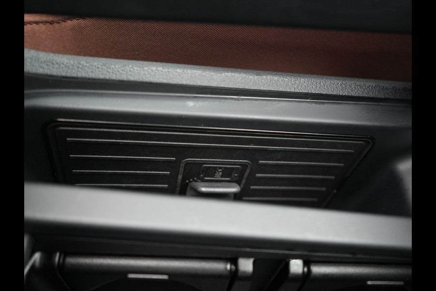 Audi Q8 e-tron 50 quattro S Line 95 kWh 340pk Dealer O.H | Luchtvering | Trekhaak Afn. | Adaptive Cruise | Bang & Olufsen | Head Up | 360 Camera | Lederen Sportstoelen & Stuur Verwarmd | Keyless | Apple Carplay | BLIS | Virtual | Navigatie | DAB | 21"L.M |