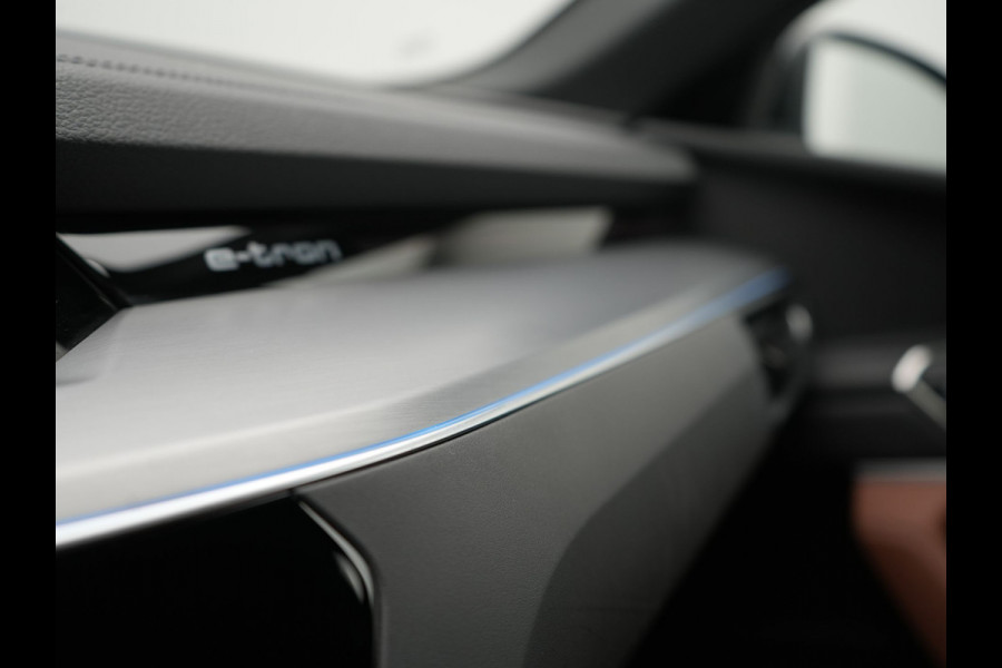Audi Q8 e-tron 50 quattro S Line 95 kWh 340pk Dealer O.H | Luchtvering | Trekhaak Afn. | Adaptive Cruise | Bang & Olufsen | Head Up | 360 Camera | Lederen Sportstoelen & Stuur Verwarmd | Keyless | Apple Carplay | BLIS | Virtual | Navigatie | DAB | 21"L.M |