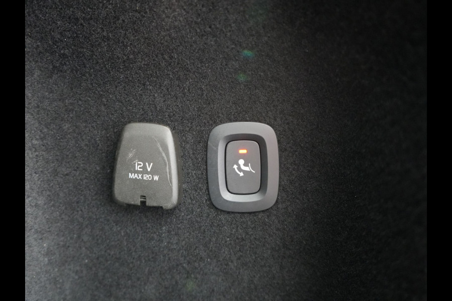 Volvo V60 T6 Recharge AWD Inscription PHEV 340pk Dealer O.H | Trekhaak Af Fabriek | Adaptive Cruise | 360 Camera | Head Up | Lederen Sportstoelen Memory & Verkoeling | Keyless | Apple Carplay | Stoel & Stuurverwarming | Virtual | Navigatie | DAB | 18"L.M | Plug In Hybrid |