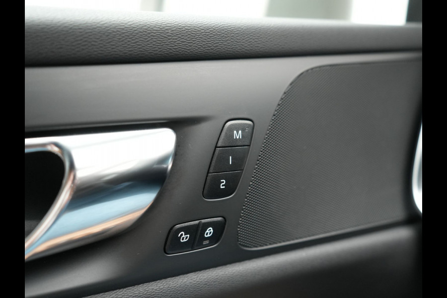 Volvo V60 T6 Recharge AWD Inscription PHEV 340pk Dealer O.H | Trekhaak Af Fabriek | Adaptive Cruise | 360 Camera | Head Up | Lederen Sportstoelen Memory & Verkoeling | Keyless | Apple Carplay | Stoel & Stuurverwarming | Virtual | Navigatie | DAB | 18"L.M | Plug In Hybrid |