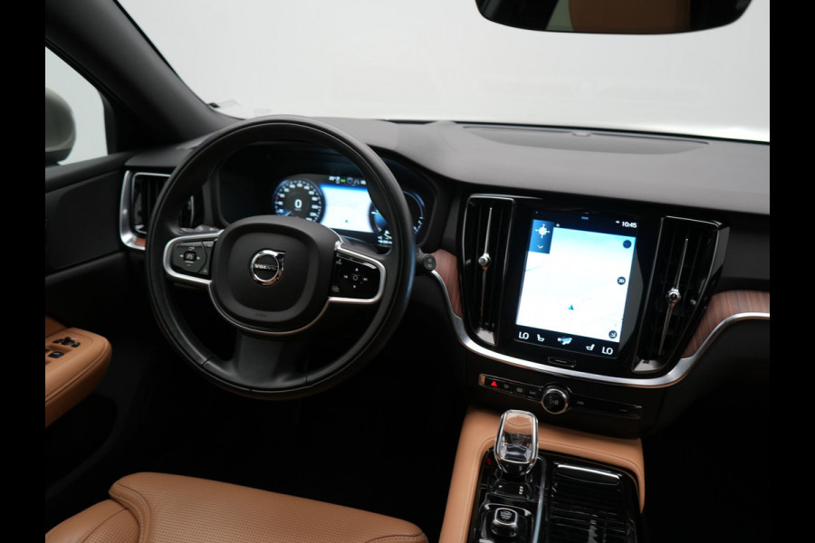 Volvo V60 T6 Recharge AWD Inscription PHEV 340pk Dealer O.H | Trekhaak Af Fabriek | Adaptive Cruise | 360 Camera | Head Up | Lederen Sportstoelen Memory & Verkoeling | Keyless | Apple Carplay | Stoel & Stuurverwarming | Virtual | Navigatie | DAB | 18"L.M | Plug In Hybrid |