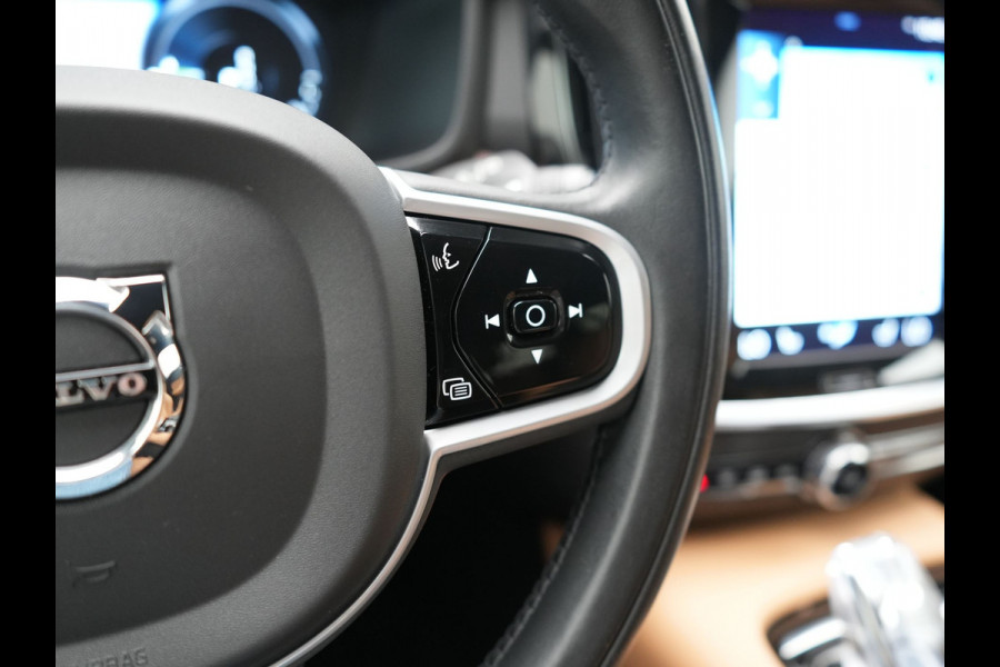 Volvo V60 T6 Recharge AWD Inscription PHEV 340pk Dealer O.H | Trekhaak Af Fabriek | Adaptive Cruise | 360 Camera | Head Up | Lederen Sportstoelen Memory & Verkoeling | Keyless | Apple Carplay | Stoel & Stuurverwarming | Virtual | Navigatie | DAB | 18"L.M | Plug In Hybrid |