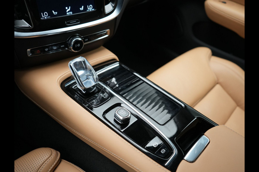 Volvo V60 T6 Recharge AWD Inscription PHEV 340pk Dealer O.H | Trekhaak Af Fabriek | Adaptive Cruise | 360 Camera | Head Up | Lederen Sportstoelen Memory & Verkoeling | Keyless | Apple Carplay | Stoel & Stuurverwarming | Virtual | Navigatie | DAB | 18"L.M | Plug In Hybrid |