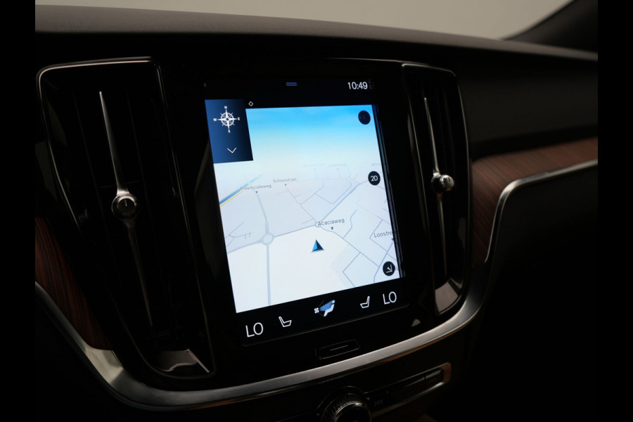Volvo V60 T6 Recharge AWD Inscription PHEV 340pk Dealer O.H | Trekhaak Af Fabriek | Adaptive Cruise | 360 Camera | Head Up | Lederen Sportstoelen Memory & Verkoeling | Keyless | Apple Carplay | Stoel & Stuurverwarming | Virtual | Navigatie | DAB | 18"L.M | Plug In Hybrid |