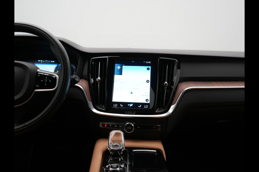 Volvo V60 T6 Recharge AWD Inscription PHEV 340pk Dealer O.H | Trekhaak Af Fabriek | Adaptive Cruise | 360 Camera | Head Up | Lederen Sportstoelen Memory & Verkoeling | Keyless | Apple Carplay | Stoel & Stuurverwarming | Virtual | Navigatie | DAB | 18"L.M | Plug In Hybrid |