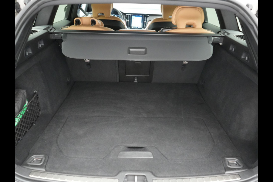 Volvo V60 T6 Recharge AWD Inscription PHEV 340pk Dealer O.H | Trekhaak Af Fabriek | Adaptive Cruise | 360 Camera | Head Up | Lederen Sportstoelen Memory & Verkoeling | Keyless | Apple Carplay | Stoel & Stuurverwarming | Virtual | Navigatie | DAB | 18"L.M | Plug In Hybrid |