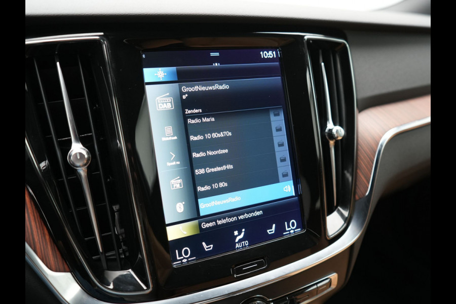 Volvo V60 T6 Recharge AWD Inscription PHEV 340pk Dealer O.H | Trekhaak Af Fabriek | Adaptive Cruise | 360 Camera | Head Up | Lederen Sportstoelen Memory & Verkoeling | Keyless | Apple Carplay | Stoel & Stuurverwarming | Virtual | Navigatie | DAB | 18"L.M | Plug In Hybrid |