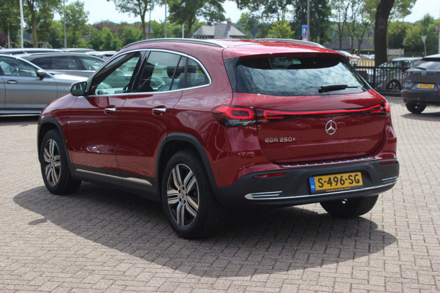 Mercedes-Benz EQA 250+ Luxury Line 71 kWh / SoH 93,4% / Camera / Leder / CarPlay / Keyless / 18'' / Stoelverwarming / DAB / Cruise Control