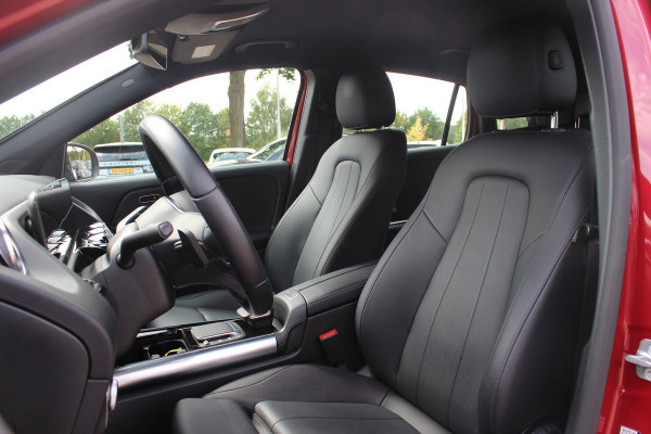 Mercedes-Benz EQA 250+ Luxury Line 71 kWh / SoH 93,4% / Camera / Leder / CarPlay / Keyless / 18'' / Stoelverwarming / DAB / Cruise Control