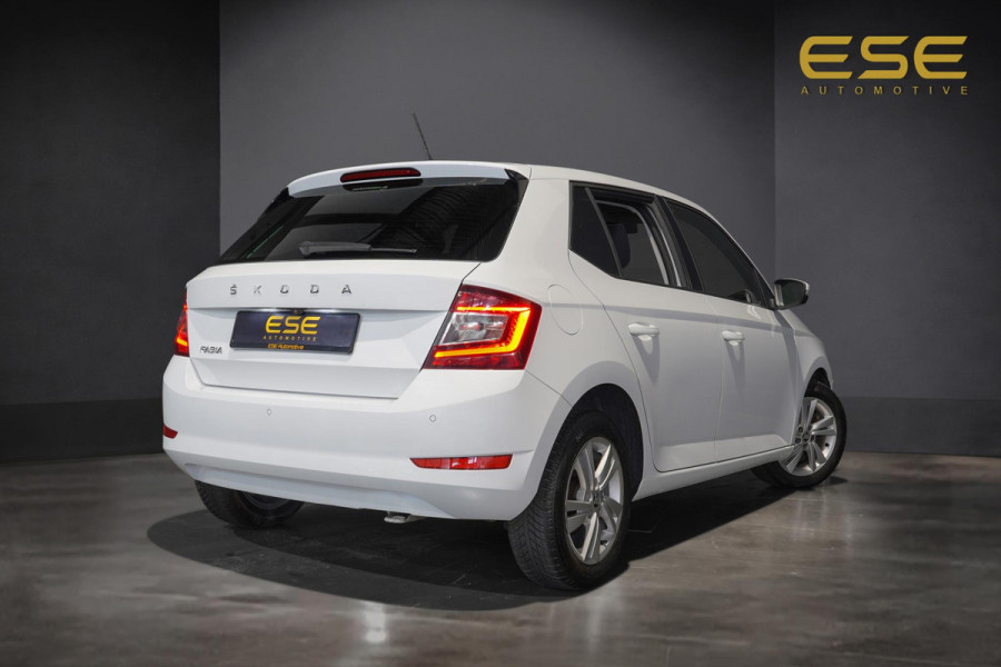 Škoda Fabia 1.0 TSI Ambition | Automaat | Camera | Carplay | Stoelverwarming | Climate