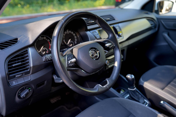 Škoda Fabia 1.0 TSI Ambition | Automaat | Camera | Carplay | Stoelverwarming | Climate