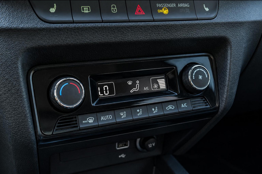 Škoda Fabia 1.0 TSI Ambition | Automaat | Camera | Carplay | Stoelverwarming | Climate