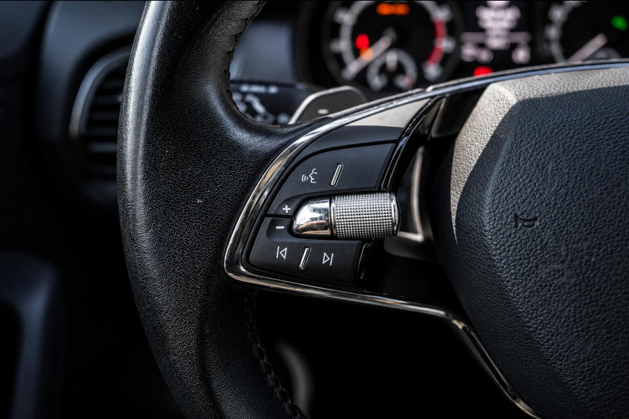 Škoda Fabia 1.0 TSI Ambition | Automaat | Camera | Carplay | Stoelverwarming | Climate