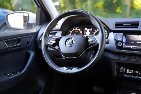 Škoda Fabia 1.0 TSI Ambition | Automaat | Camera | Carplay | Stoelverwarming | Climate
