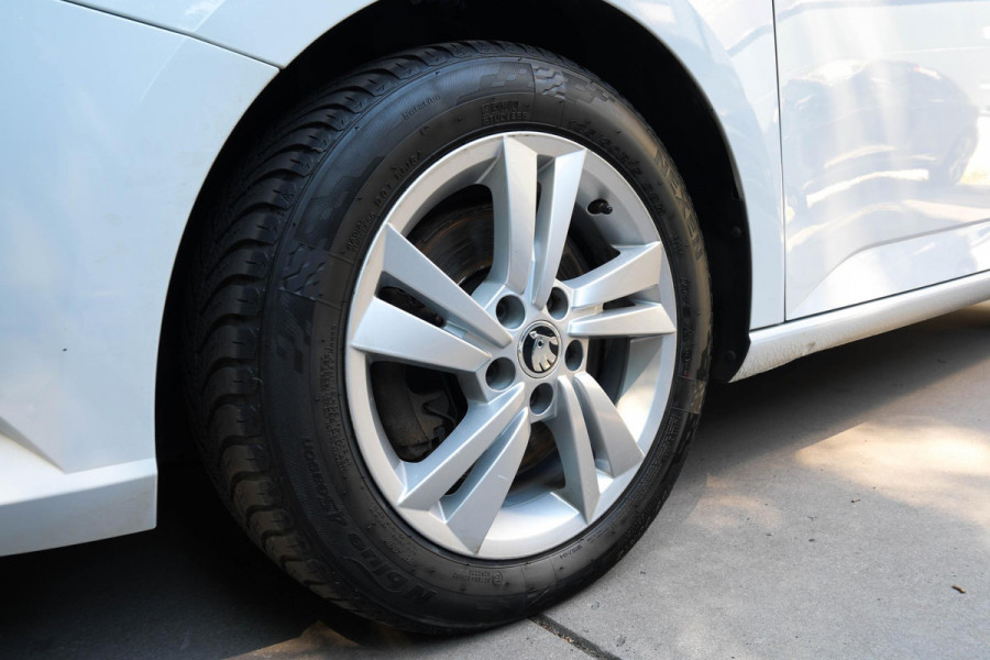 Škoda Fabia 1.0 TSI Ambition | Automaat | Camera | Carplay | Stoelverwarming | Climate