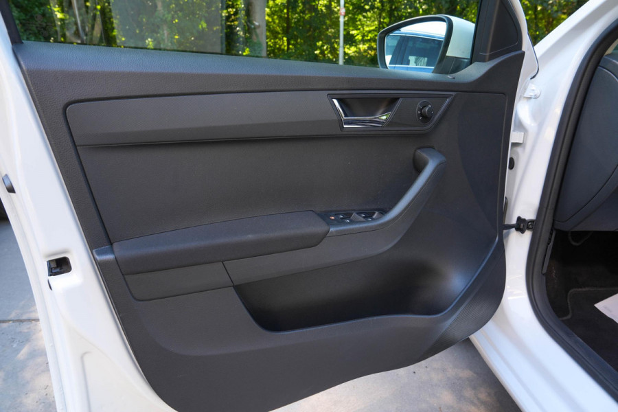 Škoda Fabia 1.0 TSI Ambition | Automaat | Camera | Carplay | Stoelverwarming | Climate