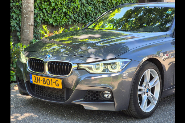 BMW 3 Serie Touring M Sport Edition Apple CarPlay Trekhaak 18inch breedset 6WB Virtual dash NAP RIJKLAAR