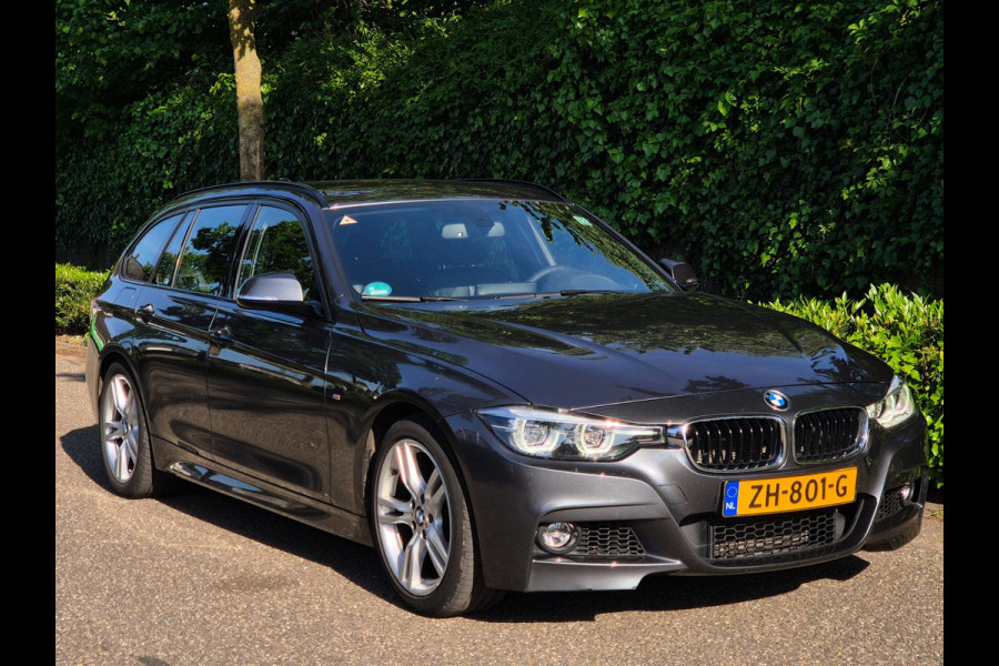 BMW 3 Serie Touring M Sport Edition Apple CarPlay Trekhaak 18inch breedset 6WB Virtual dash NAP RIJKLAAR