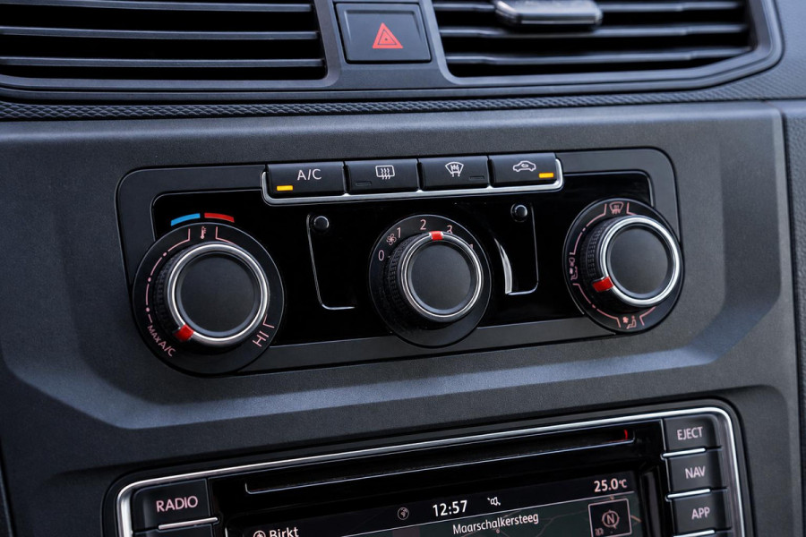 Volkswagen Caddy 2.0 TDI L1H1 BMT Highline Automaat | Leder | Navigatie | Trekhaak