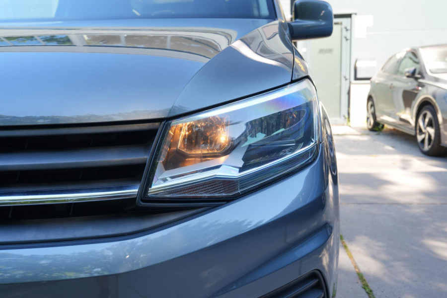 Volkswagen Caddy 2.0 TDI L1H1 BMT Highline Automaat | Leder | Navigatie | Trekhaak