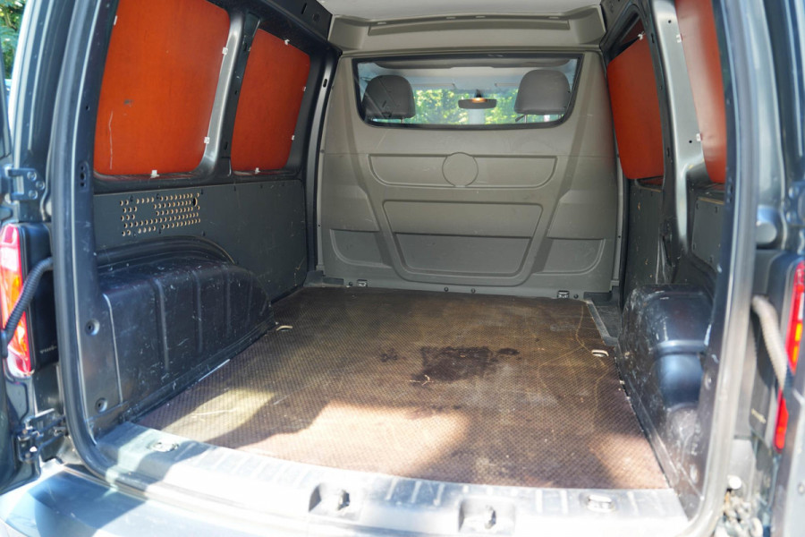 Volkswagen Caddy 2.0 TDI L1H1 BMT Highline Automaat | Leder | Navigatie | Trekhaak