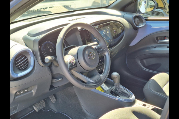 Toyota Aygo X 1.5 Hybrid Pulse Plus | Lavender, Bi-Tone, Stoelverwarming, Climate control, Startknop, LED, 17 inch
