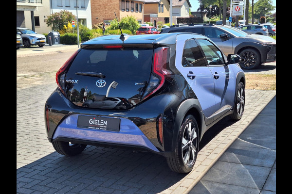 Toyota Aygo X 1.5 Hybrid Pulse Plus | Lavender, Bi-Tone, Stoelverwarming, Climate control, Startknop, LED, 17 inch