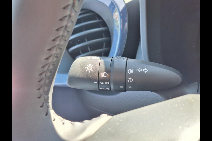 Toyota Aygo X 1.5 Hybrid Pulse Plus | Lavender, Bi-Tone, Stoelverwarming, Climate control, Startknop, LED, 17 inch