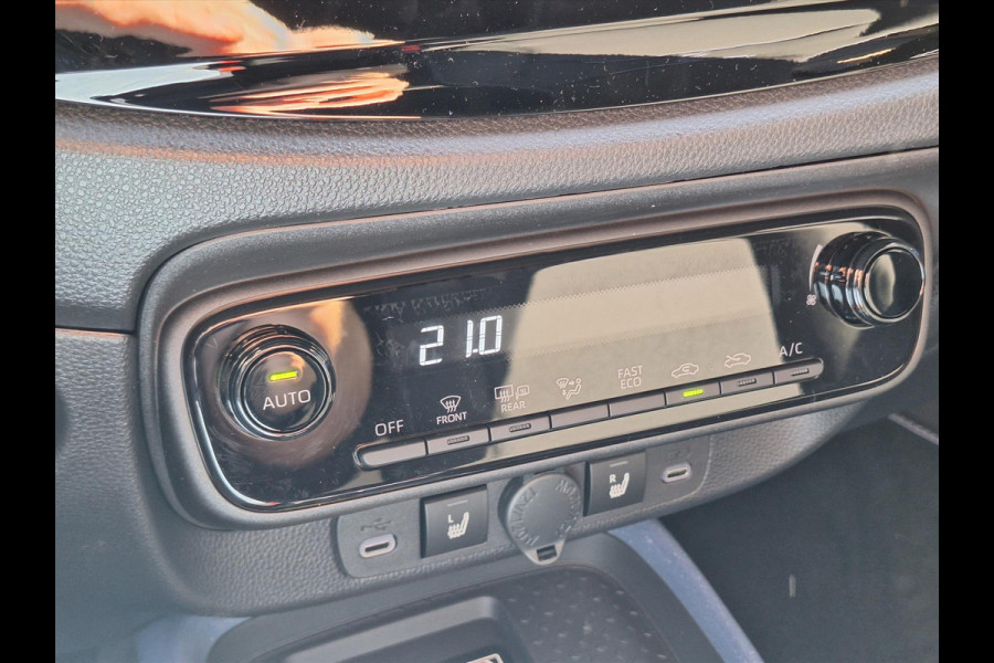 Toyota Aygo X 1.5 Hybrid Pulse Plus | Lavender, Bi-Tone, Stoelverwarming, Climate control, Startknop, LED, 17 inch