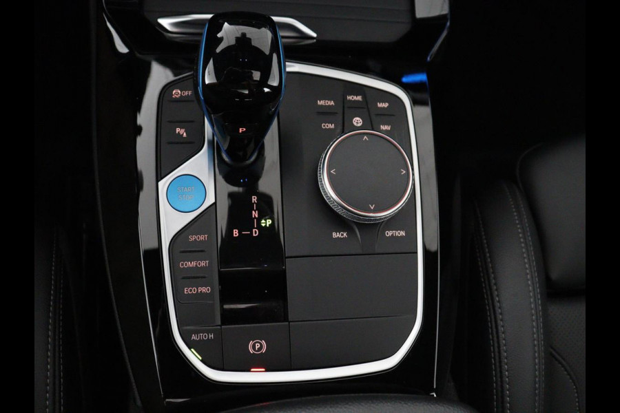 BMW iX3 Executive 80 kWh | SOH 93,8% | Panoramadak | Leder | Stoelverwarming | Adaptive cruise | Carplay | Sfeerverlichting | Camera | Park assist | Elektrische achterklep | PHEV