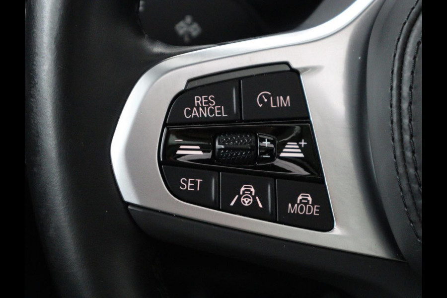 BMW iX3 Executive 80 kWh | SOH 93,8% | Panoramadak | Leder | Stoelverwarming | Adaptive cruise | Carplay | Sfeerverlichting | Camera | Park assist | Elektrische achterklep | PHEV