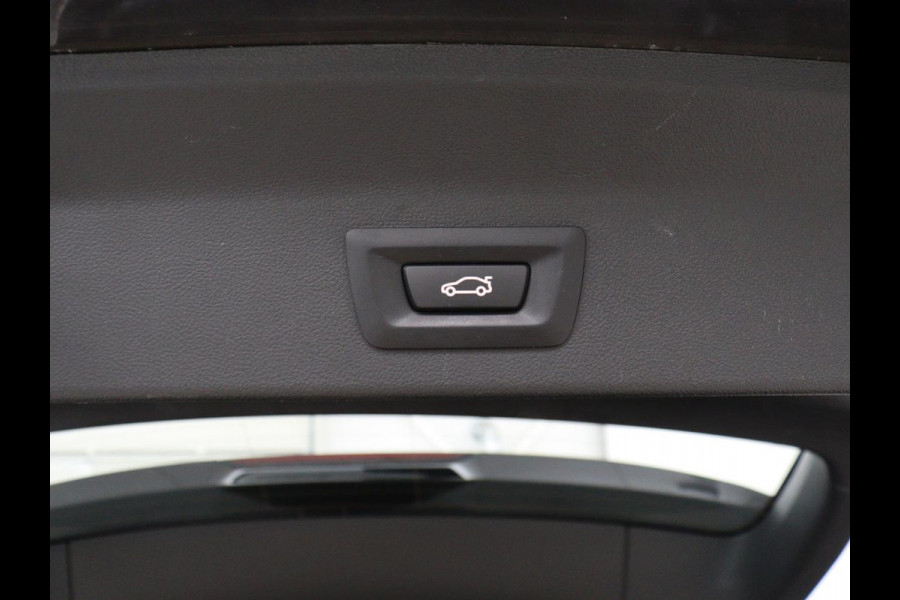 BMW iX3 Executive 80 kWh | SOH 93,8% | Panoramadak | Leder | Stoelverwarming | Adaptive cruise | Carplay | Sfeerverlichting | Camera | Park assist | Elektrische achterklep | PHEV
