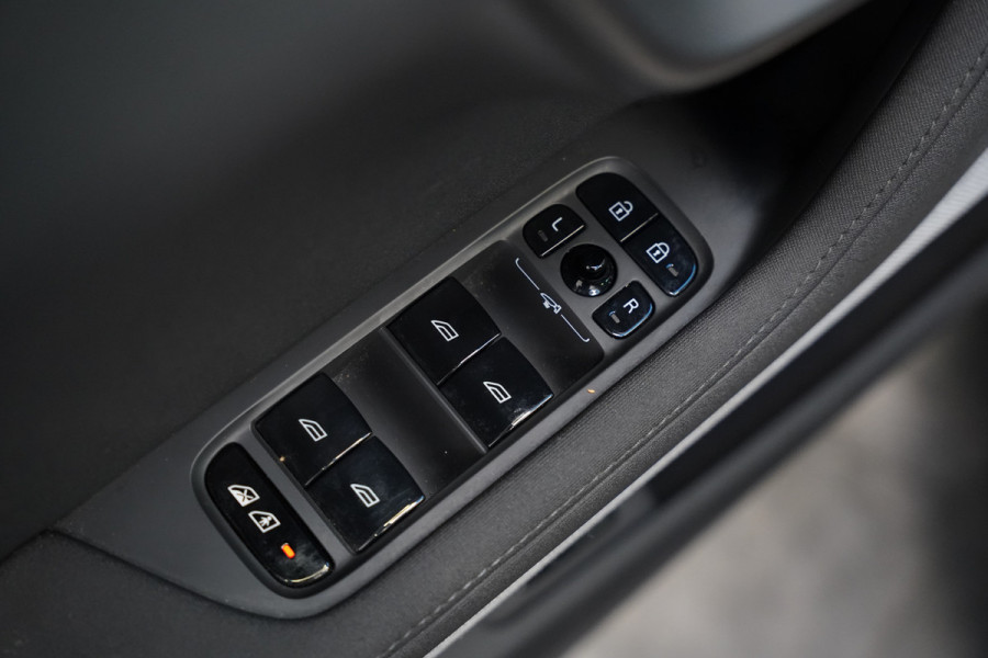 Polestar 2 Long Range Dual Motor Launch Edition 78kWh Performance ACC 360 Camera Trekhaak Panoramadak 408PK!