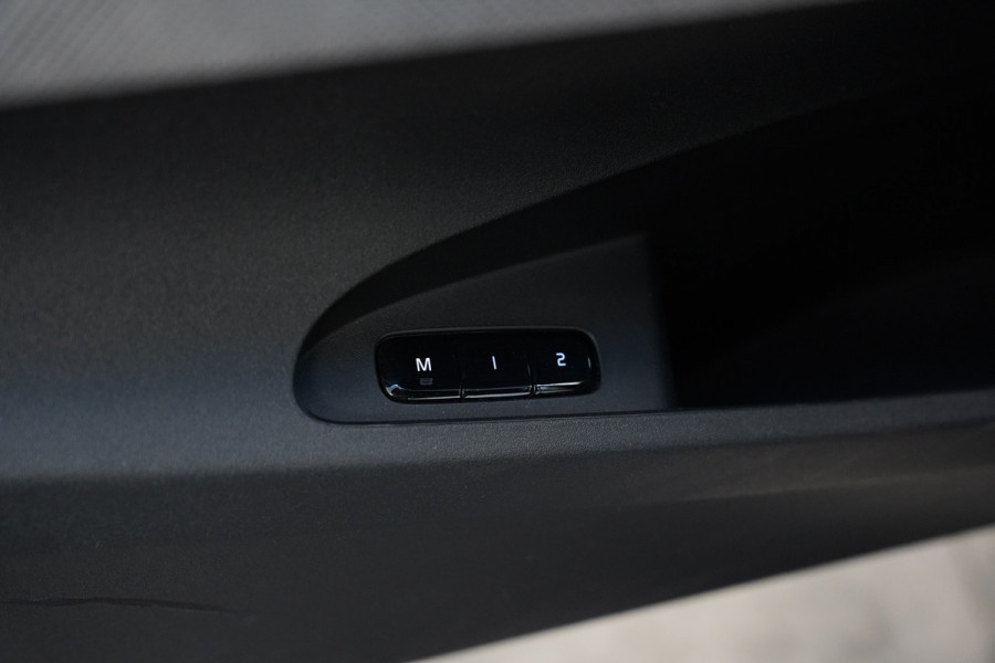 Polestar 2 Long Range Dual Motor Launch Edition 78kWh Performance ACC 360 Camera Trekhaak Panoramadak 408PK!