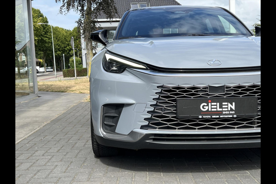 Lexus LBX 1.5 Hybrid Emotion Tech Pack | Leer, Elektrische achterklep, Keyless, Stoel + Stuurverwarming, 18 inch, Privacy glass, Zeer wein