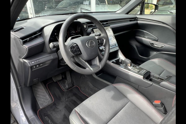Lexus LBX 1.5 Hybrid Emotion Tech Pack | Leer, Elektrische achterklep, Keyless, Stoel + Stuurverwarming, 18 inch, Privacy glass, Zeer wein
