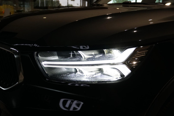 Volvo XC40 1.5 T3 Momentum Pro + DEALER ONDERHOUDEN + CAMERA / CARPLAY