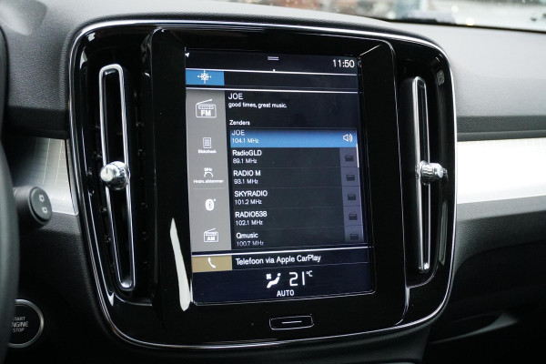 Volvo XC40 1.5 T3 Momentum Pro + DEALER ONDERHOUDEN + CAMERA / CARPLAY