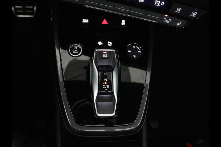 Audi Q4 Sportback e-tron 40 Launch edition S Competition 77 kWh | SOH 92,5% | Panoramadak | Leder | Stoelverwarming | Adaptive cruise | Head-up | SONOS audio | Sfeerverlichting | Carplay | Trekhaak